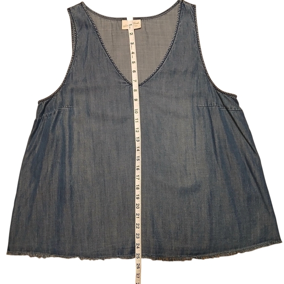 Universal Thread Denim Tank Top With Frayed Hem - Picture 4 of 6